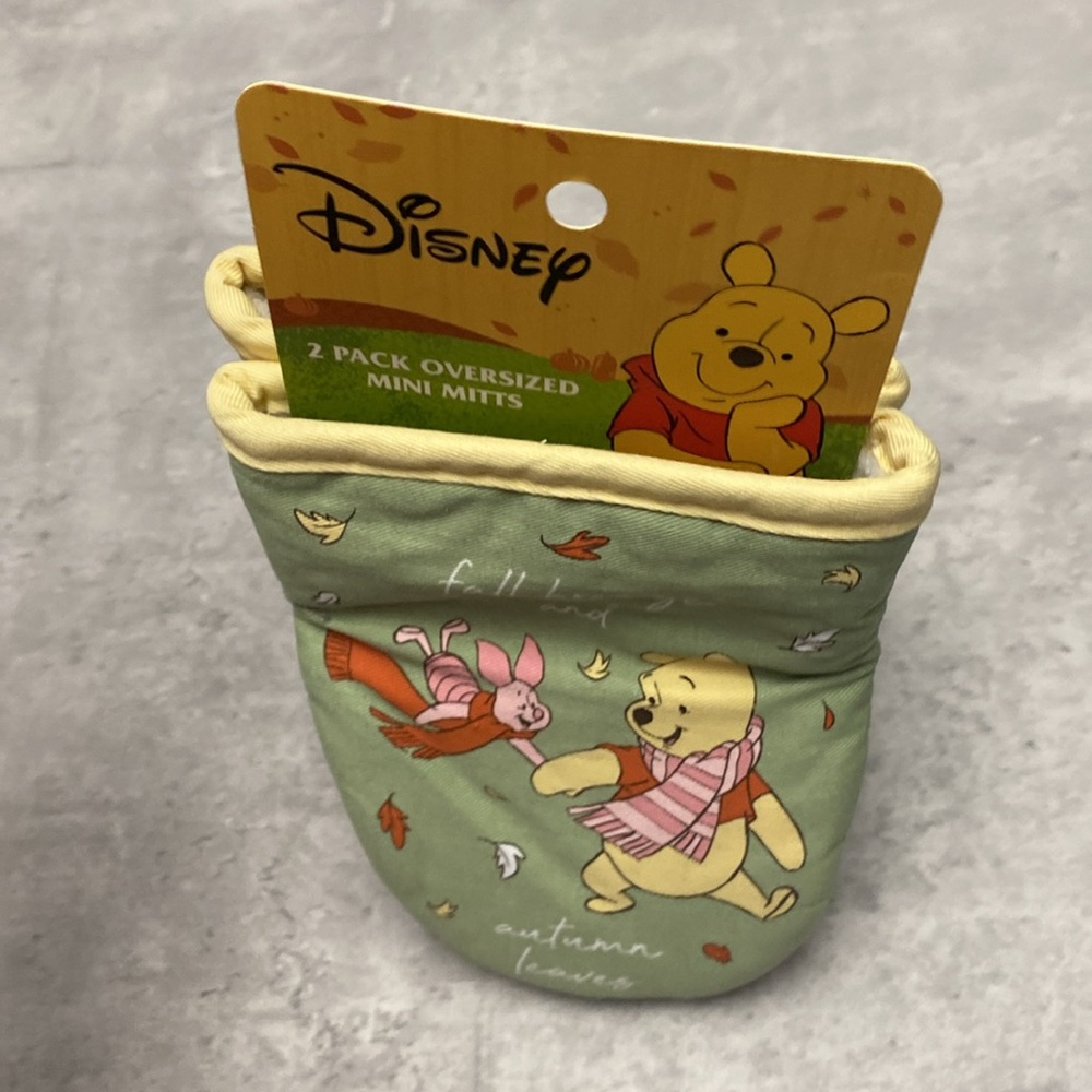 Winnie the Pooh Disney mini oven mitts